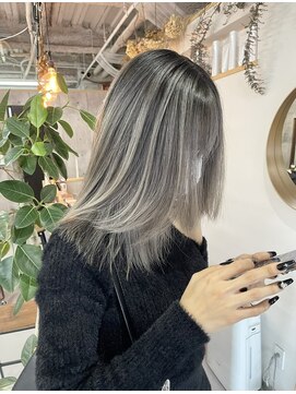 髪屋 紬 バレイヤージュ/ケアブリーチ/ハイトーン/ブリーチ