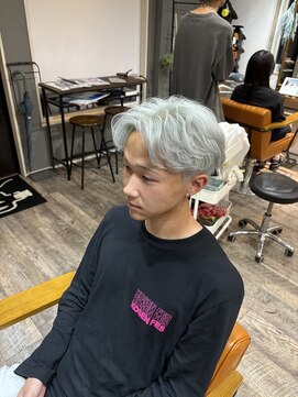 メール(Mer...) ☆ホワイトカラー/フェザーパーマ/センターパート☆横山飛翔