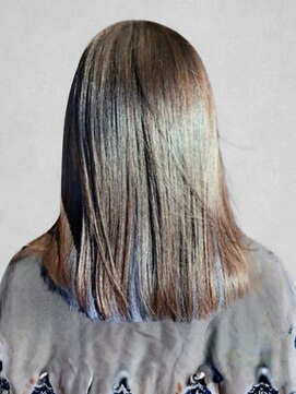 ポルト(porto produced by teatro hair salon) インナーカラー ストレート ブラウンベージュ 透明感カラー 艶髪