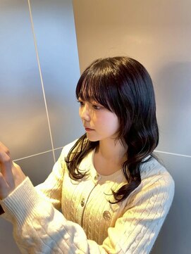 流れる前髪あり韓国風ロング