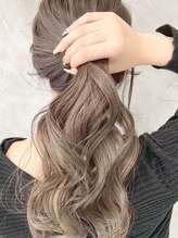 【朝の時短☆こなれポニーテール】巻かなくてもお洒落に決まる！計算された後れ毛で横顔美人をキープ♪