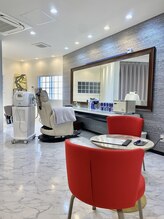 【grow】頭皮環境ための専門のお部屋も併設。裏口から誰にも会わずプライベートを保てます。