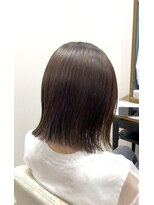 レガリタ(Regarita) 切りっぱなしボブ×シアーベージュ