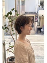 トレ(tre.)&nbsp;オン眉前髪のミルクブラウンショートボブ