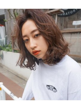 ジーナ(XENA) ナチュラルエアリーボブ