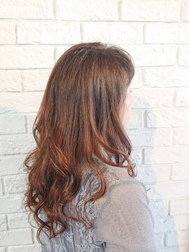 ヘアークリアー 蕨 ゆる巻きロング