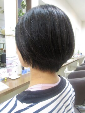 コアフィールフィス(COIFFURE fils) 【見附・今町】楽ちんスタイリングのショートボブ