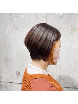ルート(root) イヤリングカラー「インナーカラー」ショートボブ