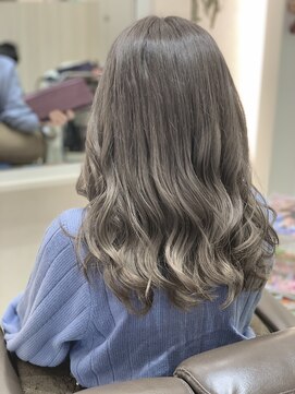 シュー(Chou) ミディグレージュ