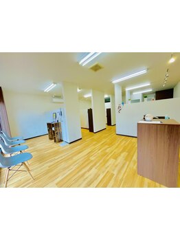 <丁寧な施術・指名予約可・待ち時間少>半個室カット専門店でゆったりとしたサロンTimeをお過ごしください♪