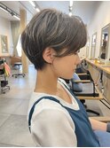 ショートボブパーマ20代30代40代イヤリングカラー大人可愛い