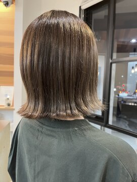 ミルバイアンフィニー(MIL by INFINI) オリーブアッシュ×切りっぱなしボブ