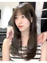 ワン バイ ジエクト(One by The Ect)&nbsp;【レイヤーロング】透明感オリーブベージュ＆シースルーバング