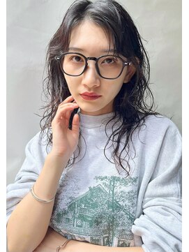 トリッカ 銀座(tricca) 20代30代40ミディアムウルフレイヤーパーマ