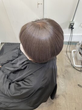 スムヘアーライフ(sumu hair life) after→before右にスワイプ【白髪を彩るグレイヘア/脱白髪染め】
