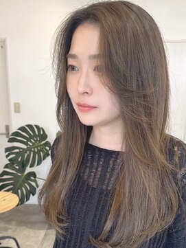 プカナ ラ(pukana_La) ロングレイヤーカット*ミディアムレイヤー*20代30代40代50代