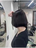 首が綺麗に見えるボブヘア×透明感ダークカラー