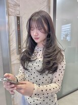 リリー(Lilley)&nbsp;オリーブベージュ×小顔レイヤー×韓国風巻き×髪質改善