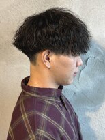 ニアウ 高崎店(Niau)&nbsp;メンズ縦落ちツイストスパイラルパーマ群馬高崎眉毛韓国