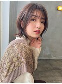 ピンクベージュのショートウルフ｜艶仕上げ