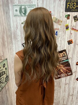 トランク(Trank) 明るめの透明感！ベージュカラー！