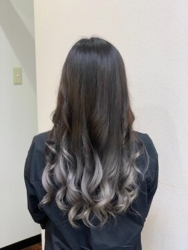 ル・チェ(LU.CE) シルバー系グラデーション