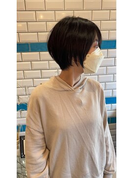 シー バイ ロンド 新宿(Sea by Lond) ブルーブラック/ショートボブ/ブラックカラー