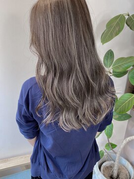 ロンド エスポワール 錦糸町(Lond espoir) 斜めバングデザインカラーグレージュ【韓国ヘア/顔まわり】