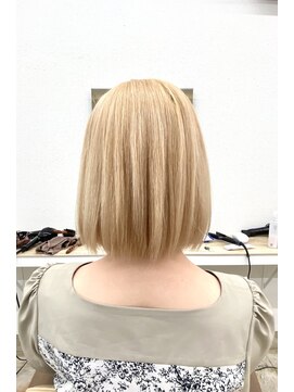 ニュート(Neut ) ホワイトブロンド/ハイトーン/ミルクティー/ボブ/ブリーチ