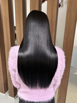 マアル(Maaru,)の写真/美髪を目指して縮毛矯正を施術。一人ひとりの髪質やお悩みに寄り添い、やさしく整えながら扱いやすい髪へ*