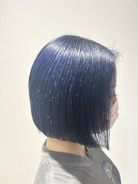 アオク(AOKU) ブルー　× 前下がりボブ