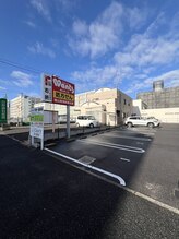 ◇わかりやすい立地の良さ◇～広くて停めやすい第二駐車場あり！駐車が苦手でも大丈夫！～