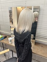 ユエ(YUE) white blond