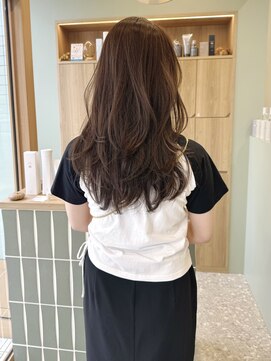 イム(yim) サンドベージュ×ロングレイヤー