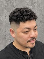 フジヤマバーバーショップ アジト(FUJIYAMA BARBER SHOP ajito)&nbsp;【明石メンズ】軍艦パーマ×スキンフェード強めカーリーヘア