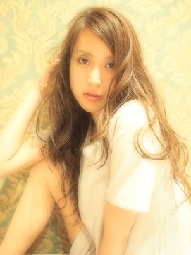 ミューテ(Mu-te) ,゜.:。+゜無造作ウェービーロング,゜.:。+゜