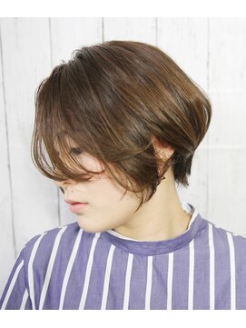 アッシュヘアー ハンサムショート