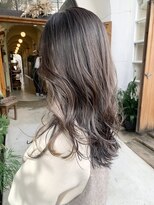 ティメレ 神戸三宮(Timere)&nbsp;レイヤーミディ×シルバーベージュ【Timere神戸三宮】