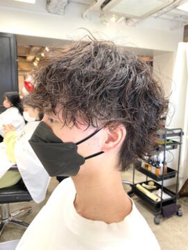 ミラバイグリーン(Mira by green) マッシュウルフ×ツイストスパイラル【ツーブロック】