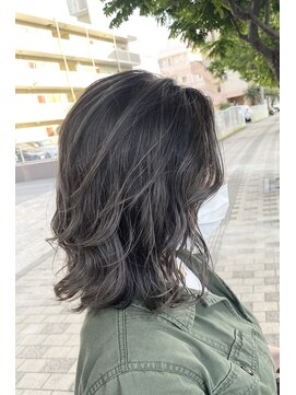 シールドヘアプロデュース(C’LD hair produce) [C'LD]シャドールーツ×ミディアムレイヤー