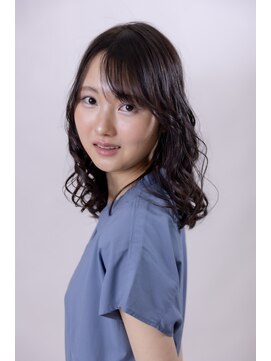 ミューテ(Mu-te) 透明感アッシュ際立つ、イノセントカラー