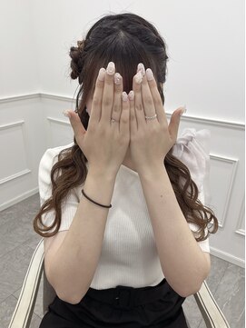 リルミー(Lilme) 【ヘアメ】前から見ても可愛い!編みカチュ×片耳ヒツジ*新井