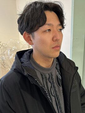 アンプ(amp) 刈り上げ　センターパート