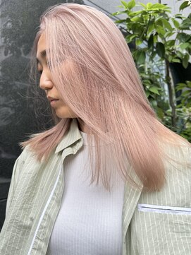 ヌエン 渋谷(NU/EN) 春のトレンド外国人風ブリーチの透け感ピンクベージュとロング