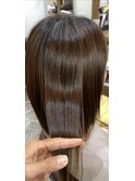 広がりやすい髪に髪質改善　酸性ストレートでツヤ髪に。