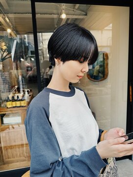 ヒュージ 三軒茶屋(huge) ショートへア女子 /パーマ /くせ毛風パーマ