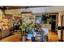 オリバ ヘアー(OLIBA HAIR)の雰囲気（エレベーターで2階に上がると外観からは想像もつかない空間が...）