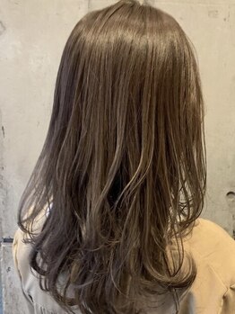 【ただの白髪染から卒業】ミルボンカラーリストが担当！伸びた白髪を目立ちにくく明るい白髪染め◎