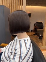 モデロ(Modelo)&nbsp;ぷつっとラインの艶感コンパクト前下がりボブ