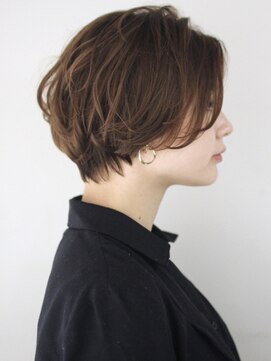 サーカス バイ ビュートリアム 青山(CIRCUS by BEAUTRIUM) 耳かけショート　ショートボブ　伸ばしかけショート　ショート